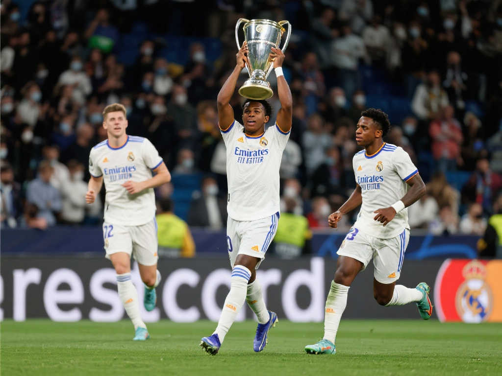 队的防守压 队的防守压